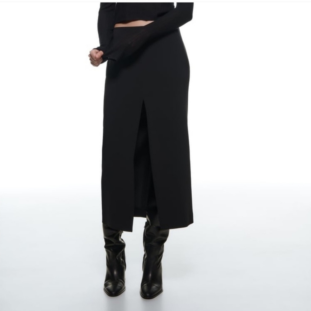 Zara LOW RISE PENCIL SKIRT XXL(fits like size  14) approx.20 in. waist
